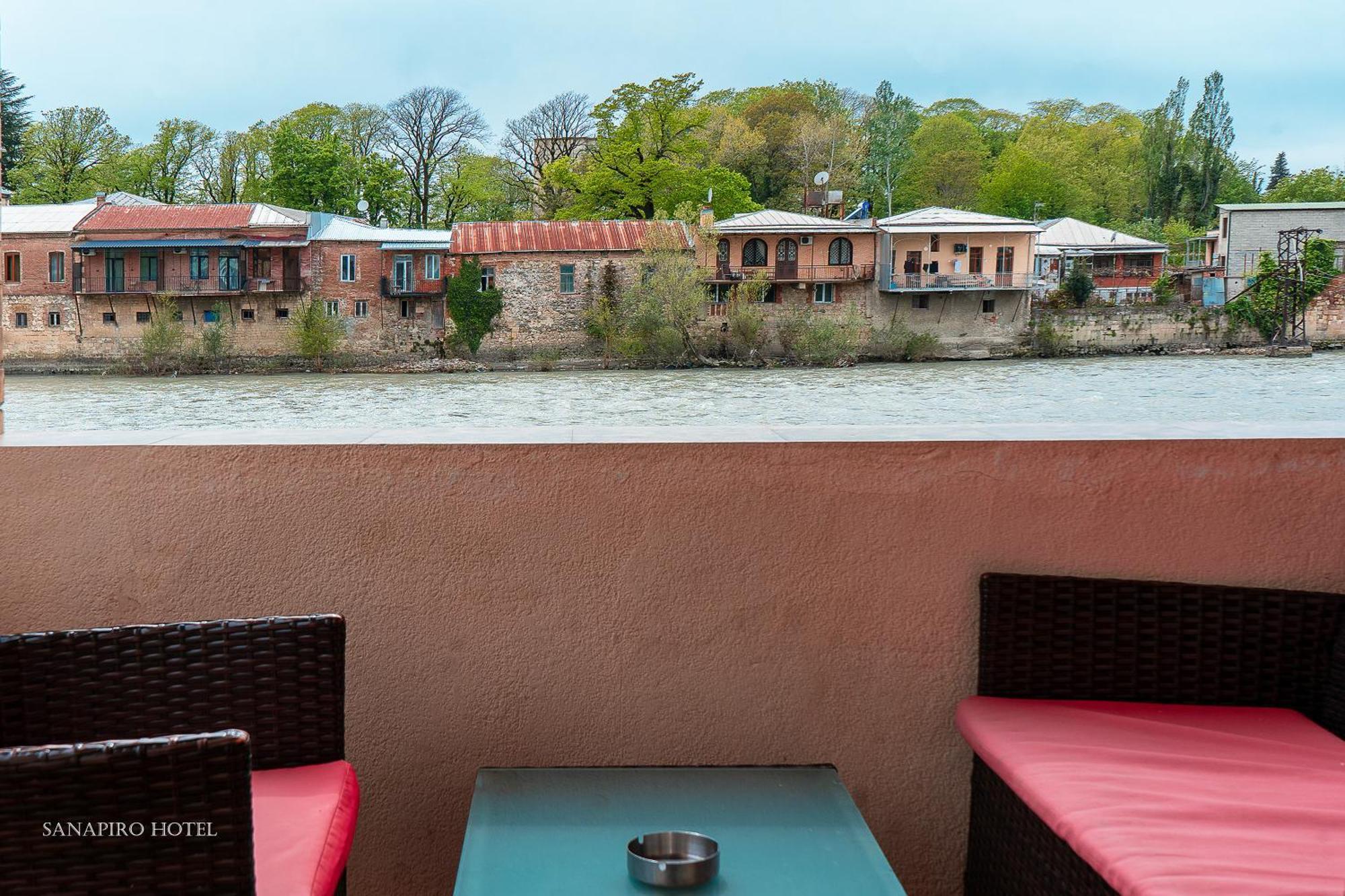 Sanapiro Hotel Kutaisi Bagian luar foto