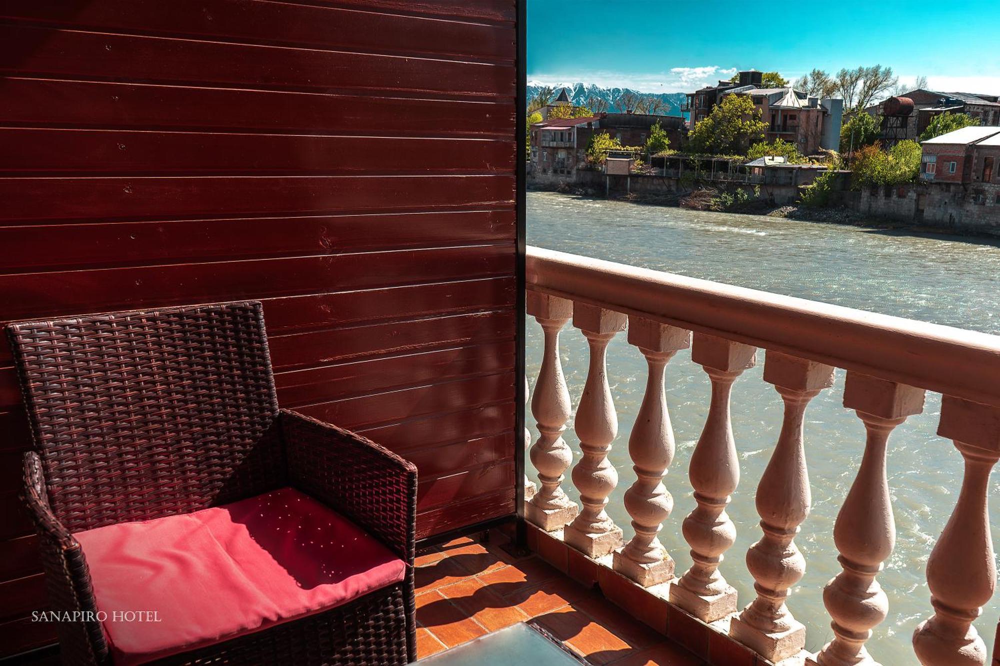 Sanapiro Hotel Kutaisi Bagian luar foto